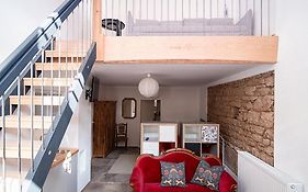 Moderne Wohnung mit Studio in Bauernhausscheune am See
