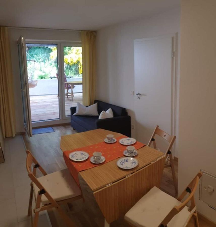 Moderne Wohnung mit Studio in Bauernhausscheune am See Biersdorf Exterior foto
