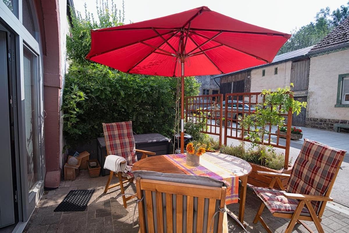 Moderne Wohnung mit Studio in Bauernhausscheune am See Biersdorf Exterior foto